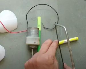 How To Make A DIY Revolving Table Fan