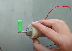 How To Make A DIY Revolving Table Fan