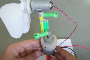 How To Make A DIY Revolving Table Fan