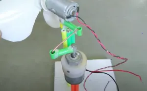 How To Make A DIY Revolving Table Fan